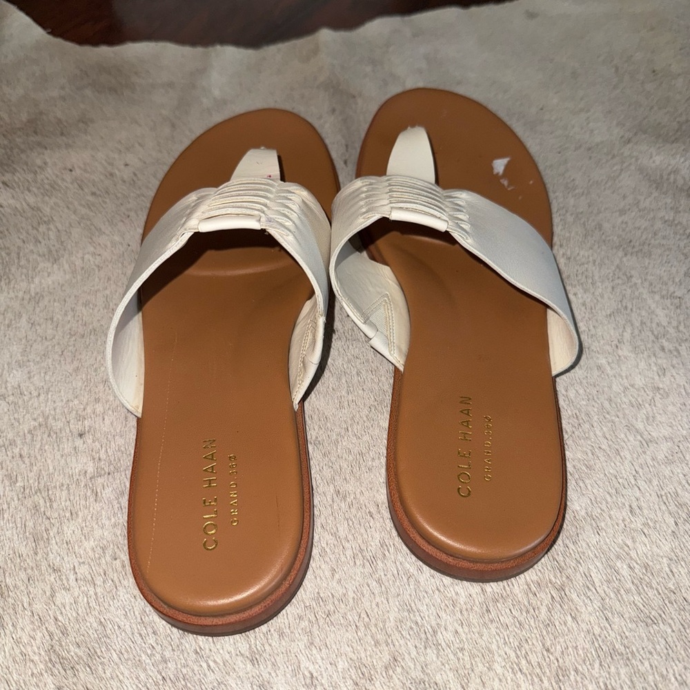 Cole Haan White and Tan Sandals/Flats Size 7.5 - Picture 3 of 9